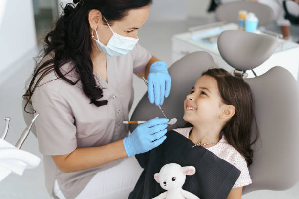 Best Emergency Tooth Extraction in Stowell, TX